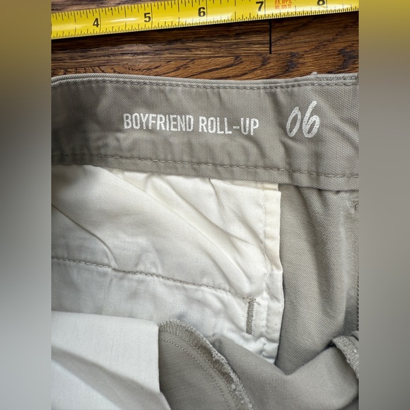 Gap Boyfriend Roll Up Classic Khaki/ Gray Women's Shorts Size 6 - Picture 8 of 15